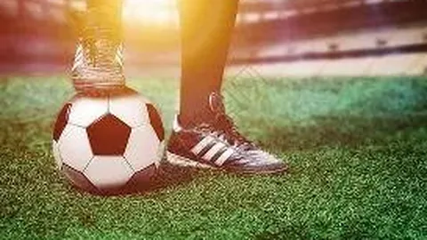 揭秘哈兰德联赛战绩：对曼联狂射8球领跑，面对利物浦却仅进2球成遗憾！